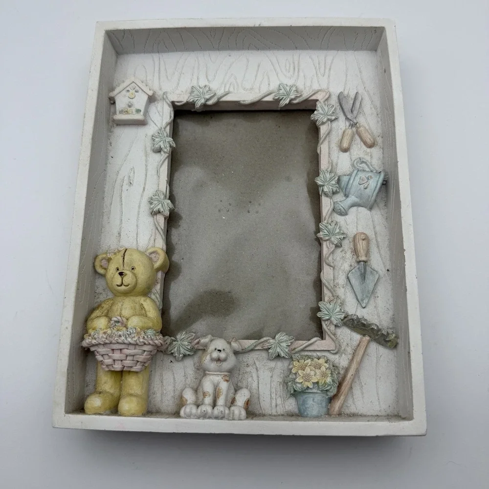 Childs Animal 3D Picture Frame / Shadow Box Pics Bear Garden Cottage Core Vintag